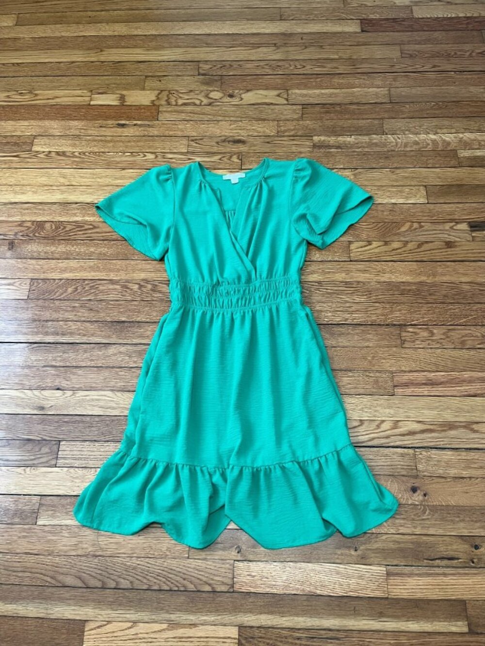 Monteau Los Angeles Green Ruffle Dress Women's Size Medium Short Sleeve